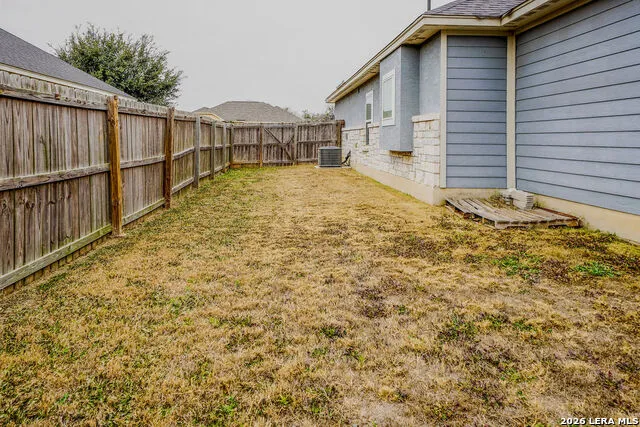 104 Fairway Floresville, TX 78114