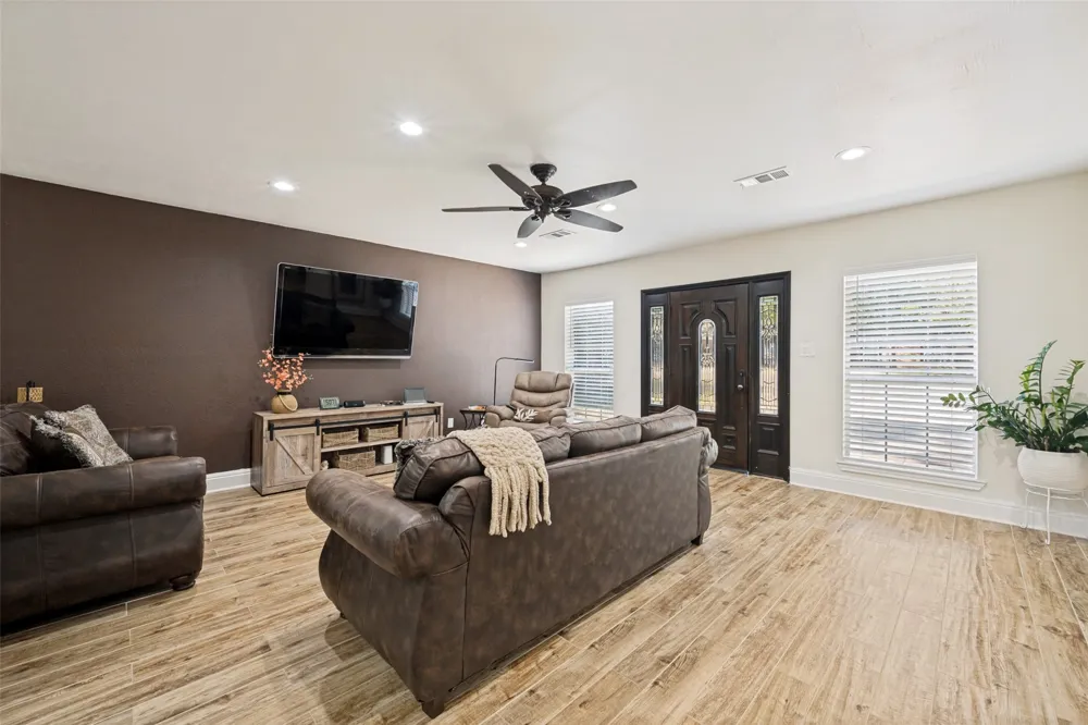 7008 Beaty Street Fort Worth, TX 76112