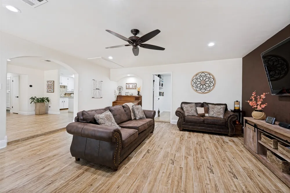 7008 Beaty Street Fort Worth, TX 76112