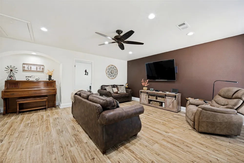 7008 Beaty Street Fort Worth, TX 76112