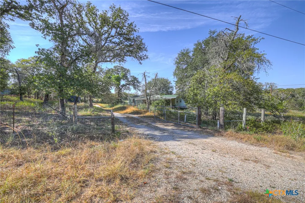 3912 Hickory Forrest Drive Seguin, TX 78155
