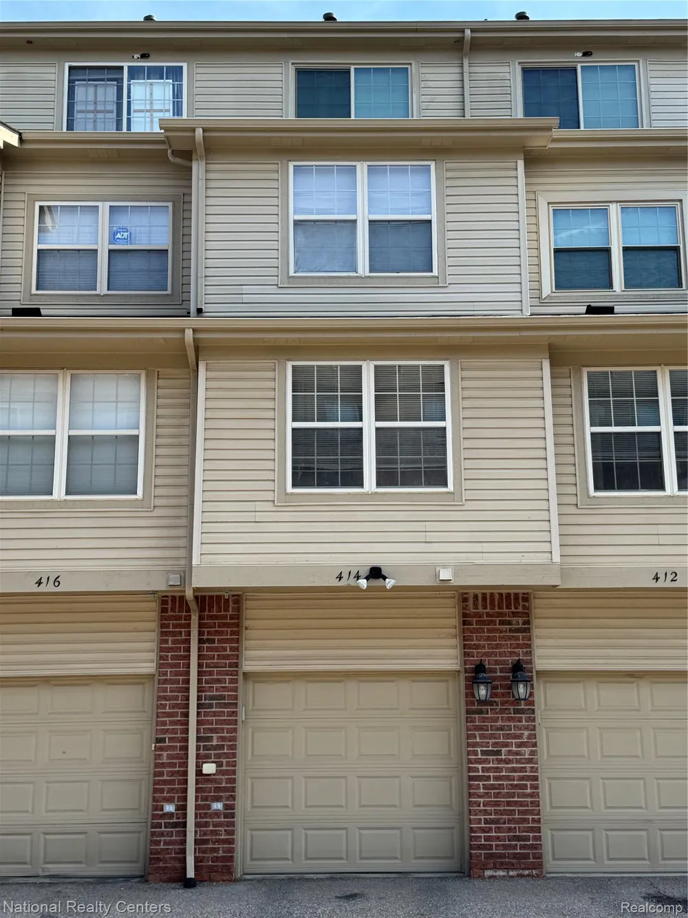 414 Old Pine Way #136 Walled Lake City, MI 48390