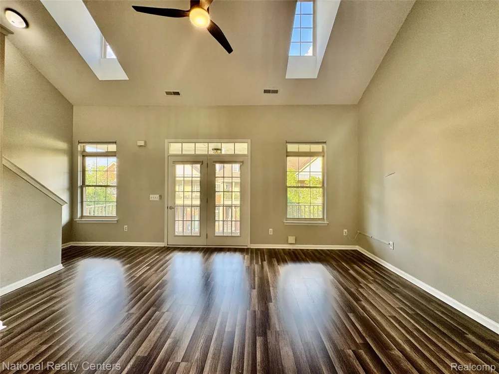 414 Old Pine Way #136 Walled Lake City, MI 48390