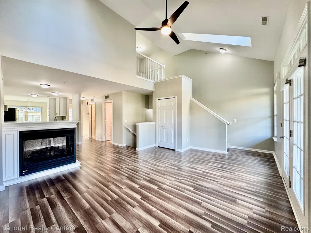 414 Old Pine Way #136 Walled Lake City, MI 48390