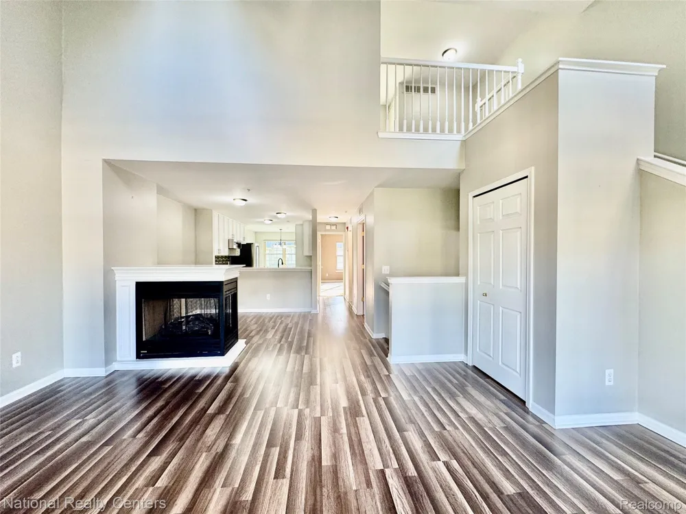 414 Old Pine Way #136 Walled Lake City, MI 48390
