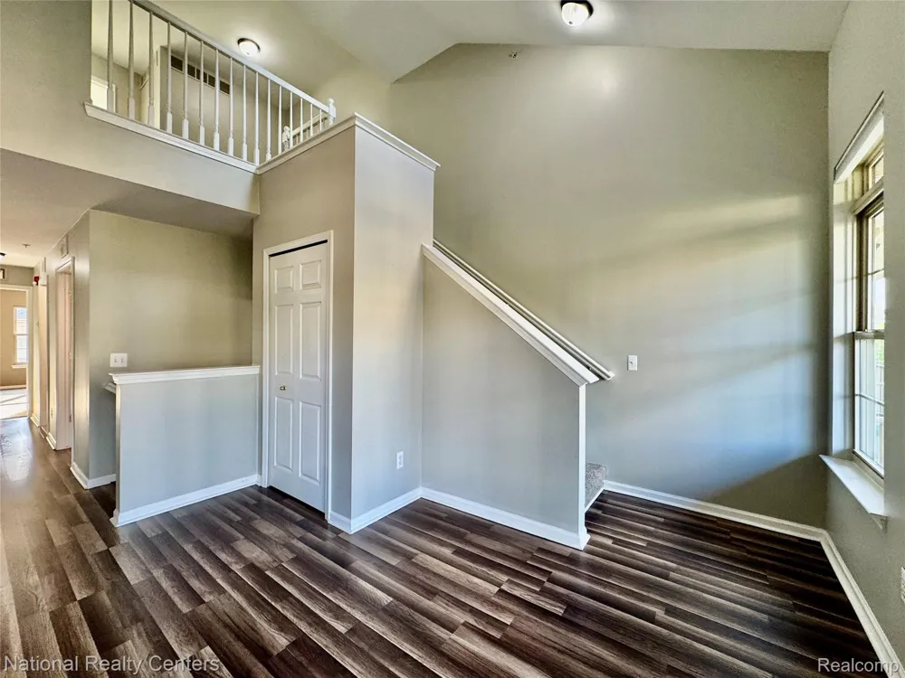 414 Old Pine Way #136 Walled Lake City, MI 48390