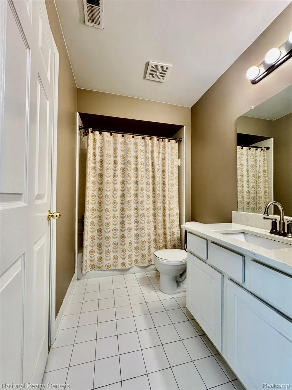 414 Old Pine Way #136 Walled Lake City, MI 48390