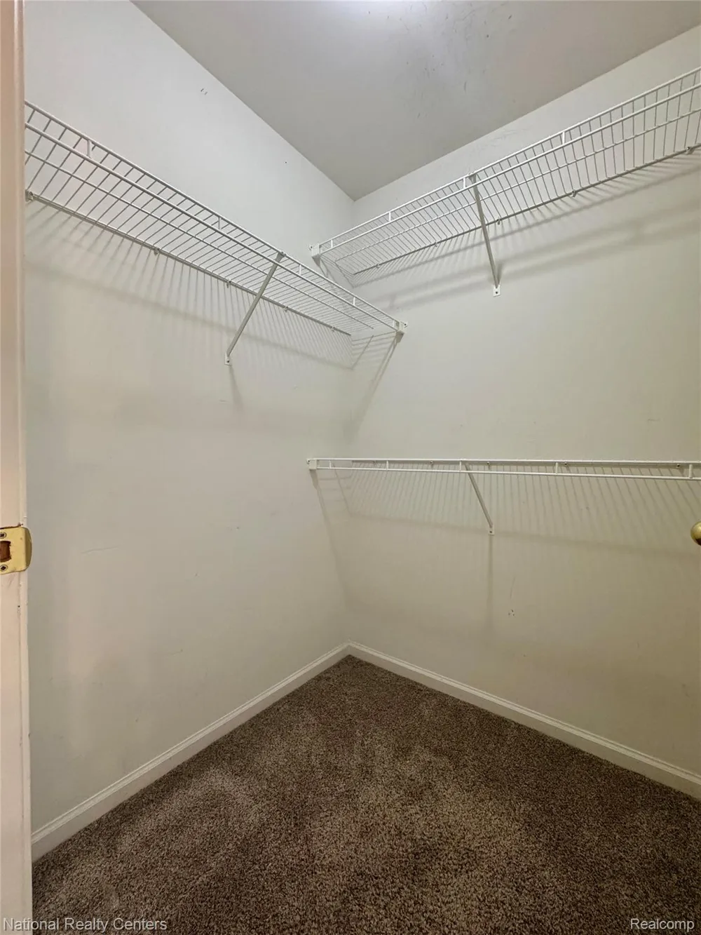 414 Old Pine Way #136 Walled Lake City, MI 48390