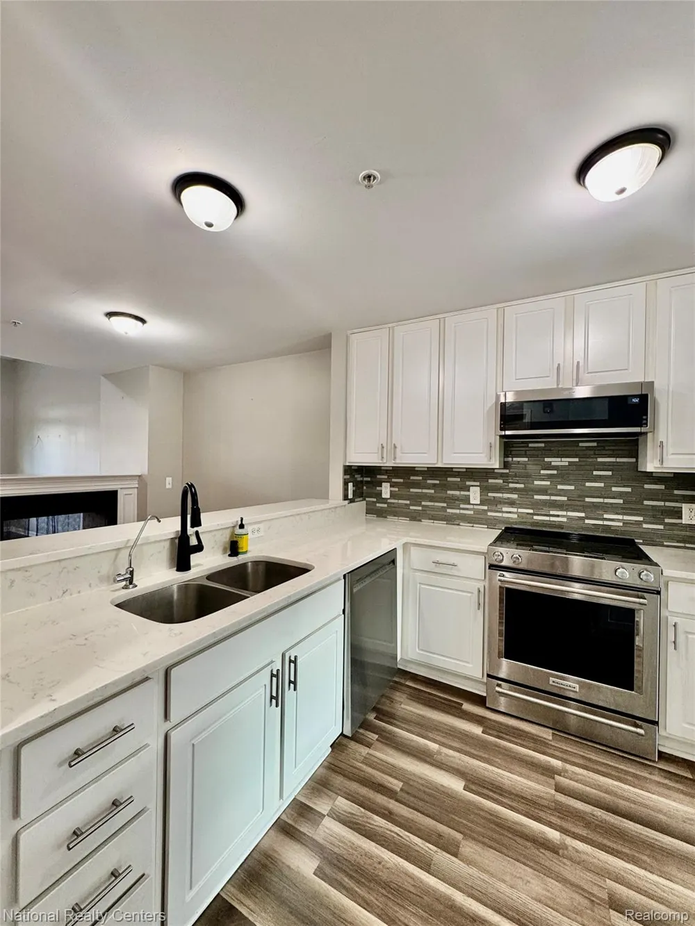 414 Old Pine Way #136 Walled Lake City, MI 48390