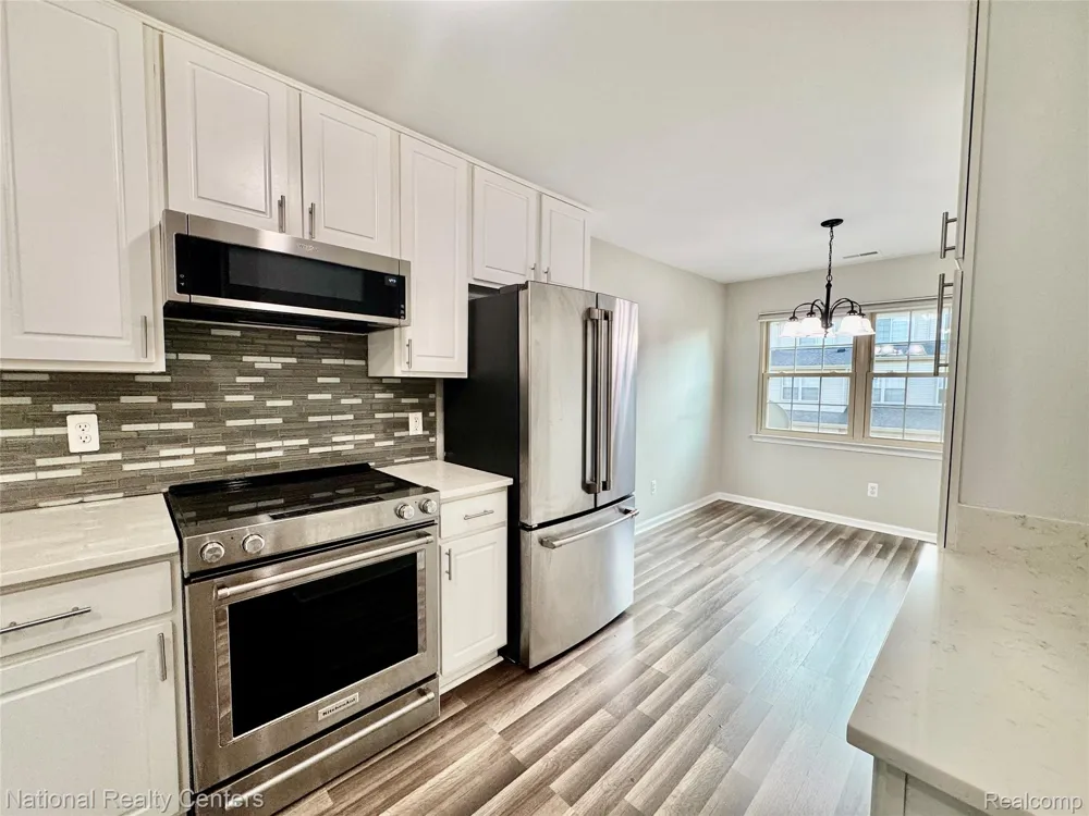 414 Old Pine Way #136 Walled Lake City, MI 48390