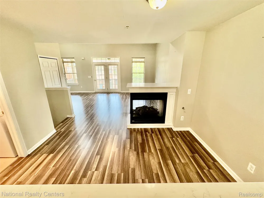 414 Old Pine Way #136 Walled Lake City, MI 48390