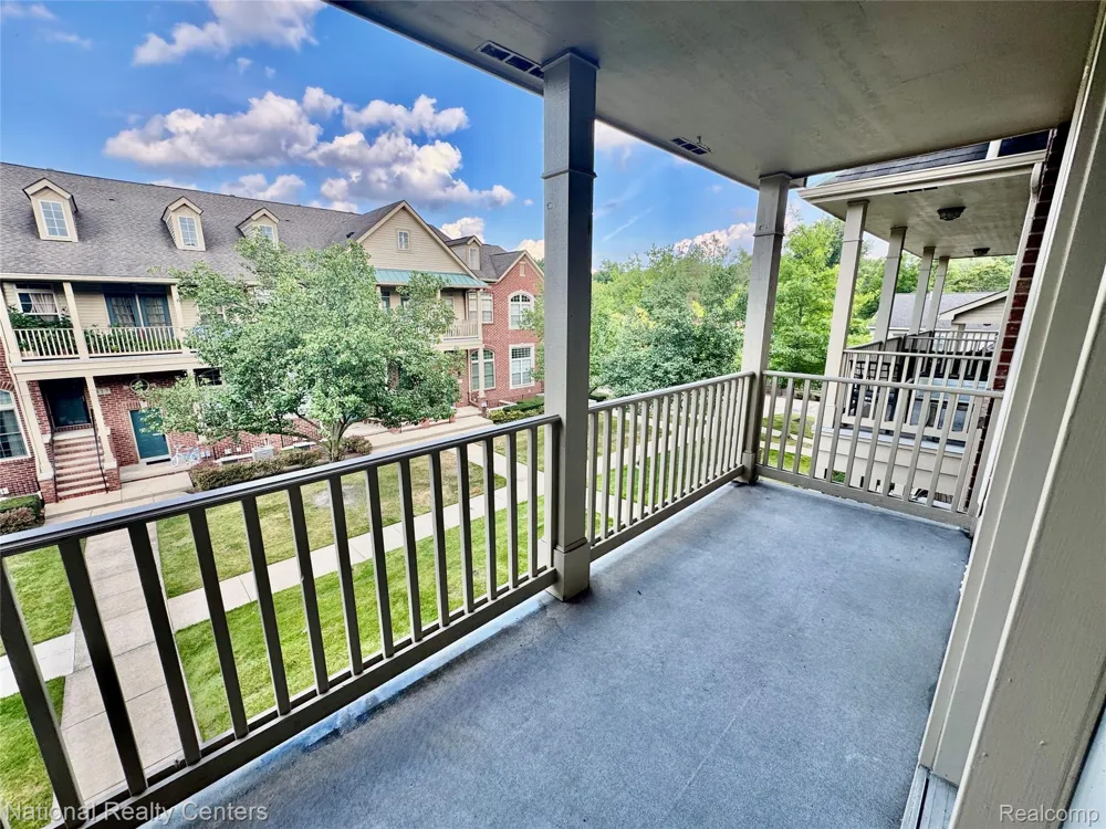 414 Old Pine Way #136 Walled Lake City, MI 48390