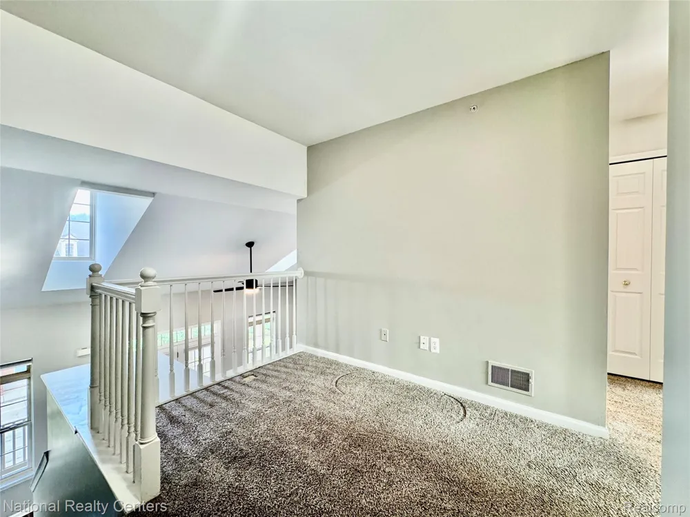 414 Old Pine Way #136 Walled Lake City, MI 48390