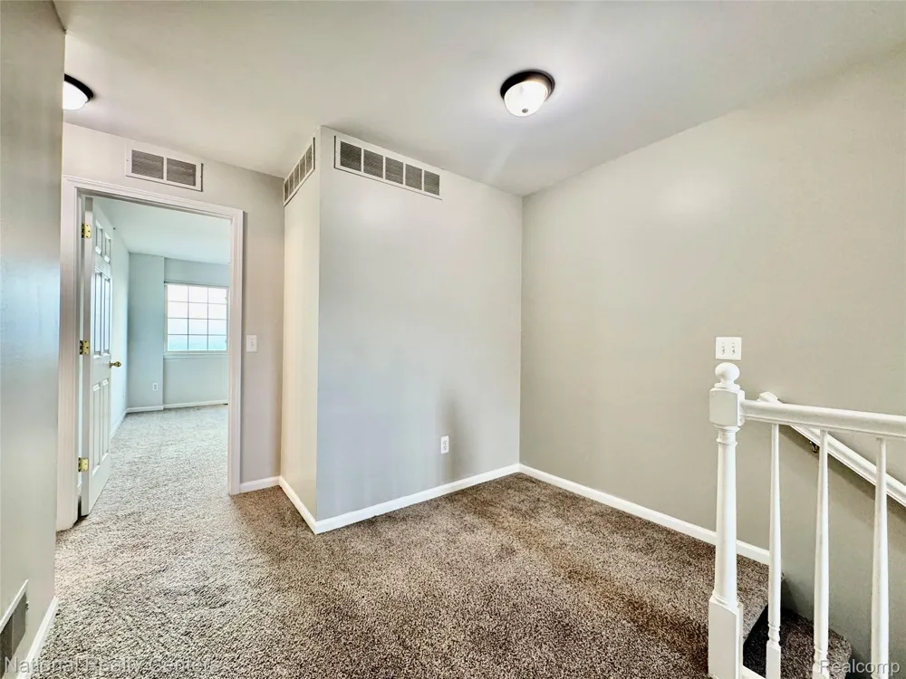 414 Old Pine Way #136 Walled Lake City, MI 48390