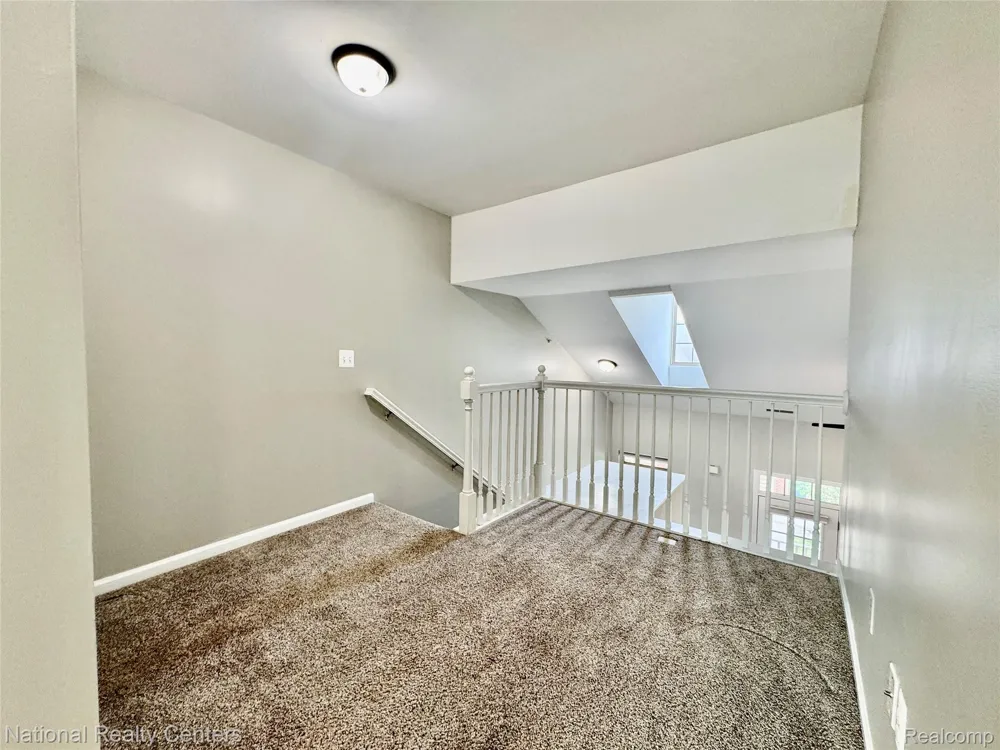 414 Old Pine Way #136 Walled Lake City, MI 48390