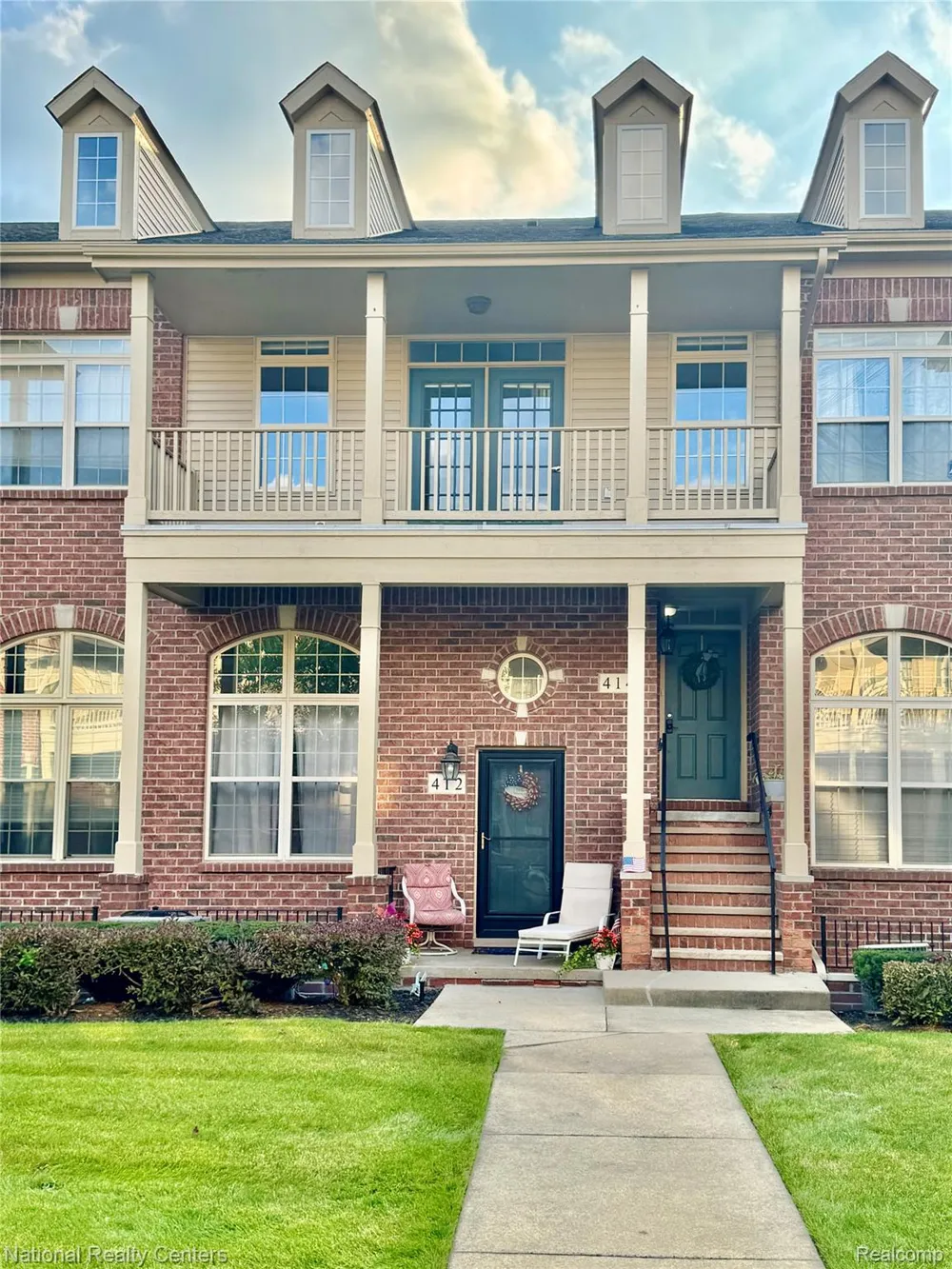 414 Old Pine Way #136 Walled Lake City, MI 48390