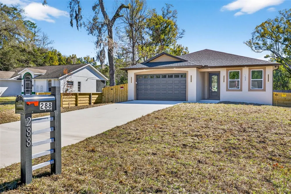 288 ROOSEVELT AVENUE Masaryktown, FL 34604