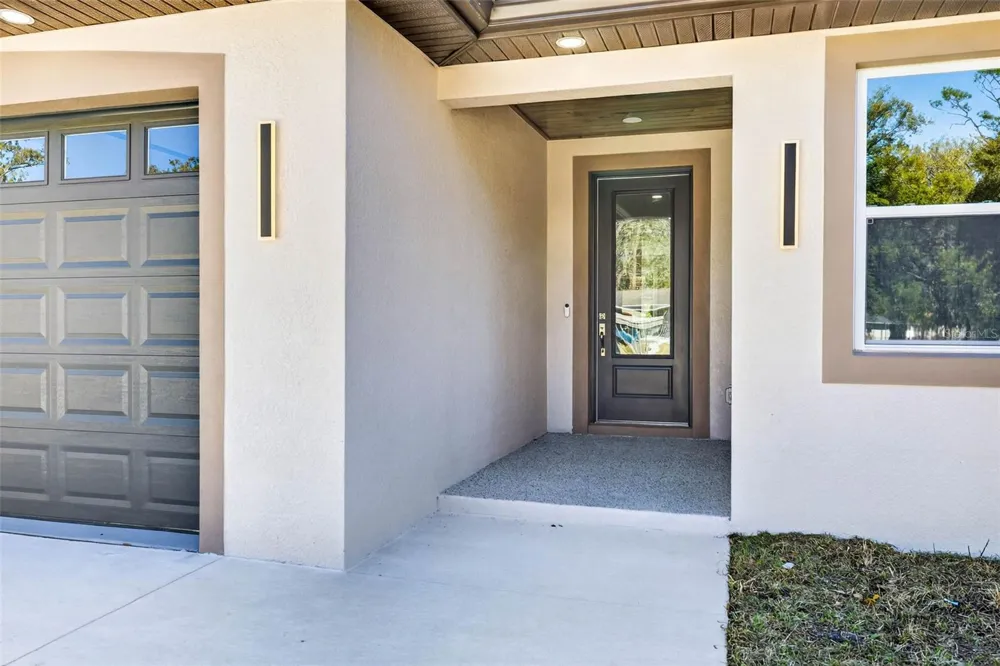 288 ROOSEVELT AVENUE Masaryktown, FL 34604