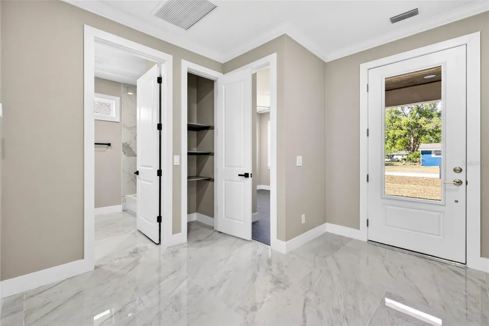 288 ROOSEVELT AVENUE Masaryktown, FL 34604