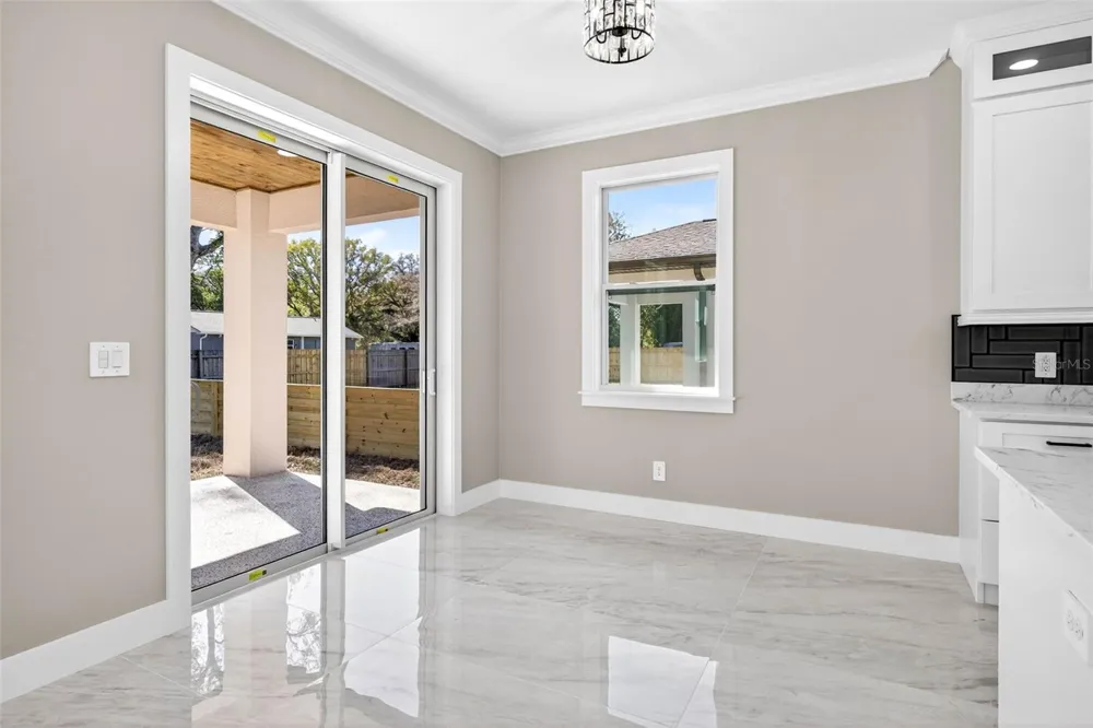 288 ROOSEVELT AVENUE Masaryktown, FL 34604