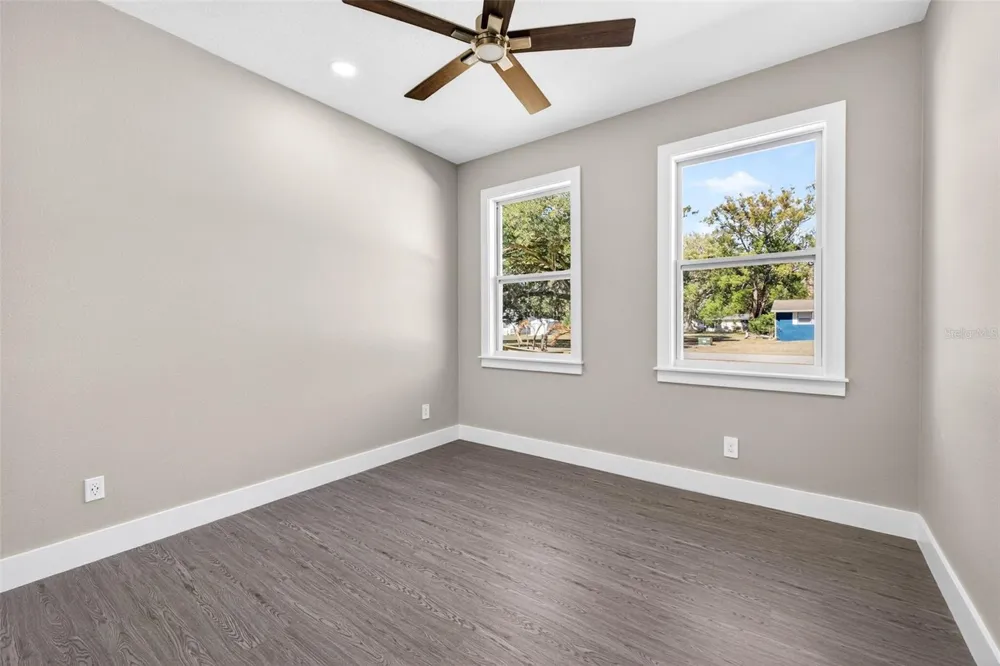 288 ROOSEVELT AVENUE Masaryktown, FL 34604