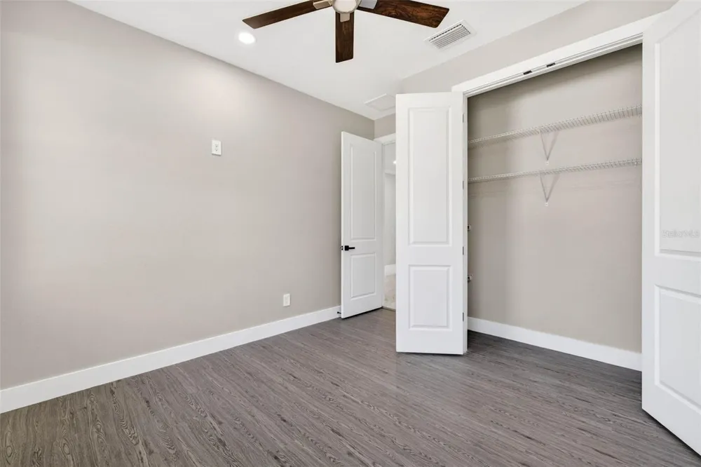 288 ROOSEVELT AVENUE Masaryktown, FL 34604