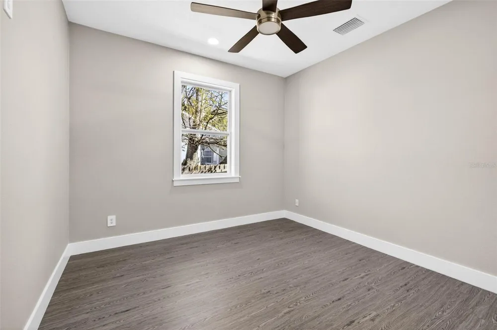 288 ROOSEVELT AVENUE Masaryktown, FL 34604