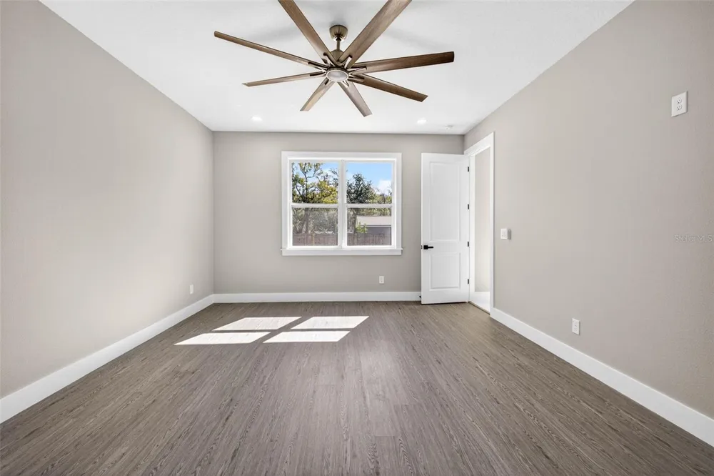 288 ROOSEVELT AVENUE Masaryktown, FL 34604