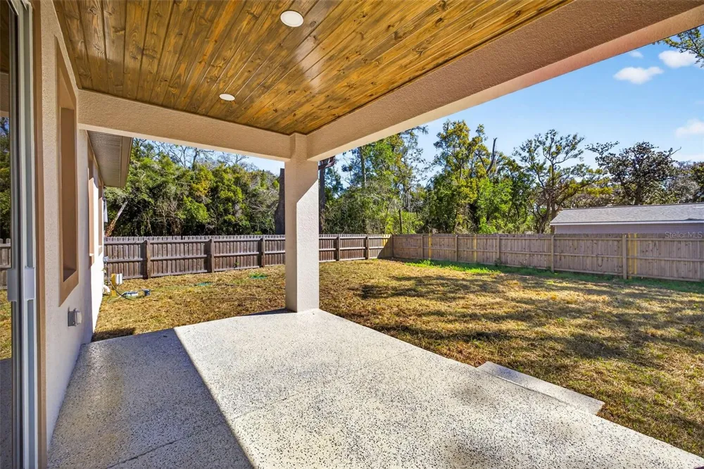 288 ROOSEVELT AVENUE Masaryktown, FL 34604