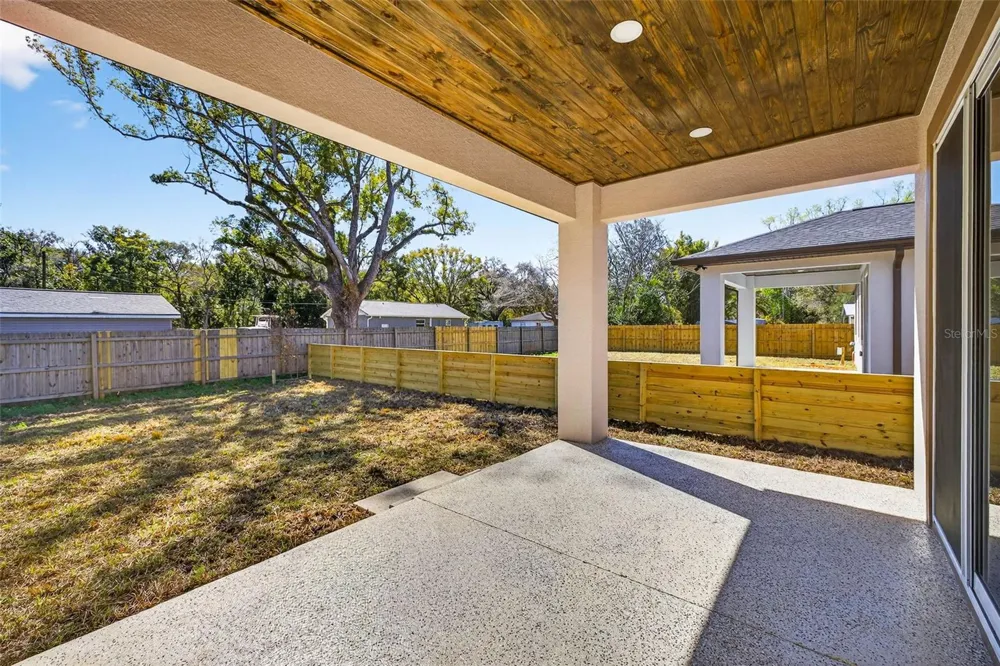 288 ROOSEVELT AVENUE Masaryktown, FL 34604