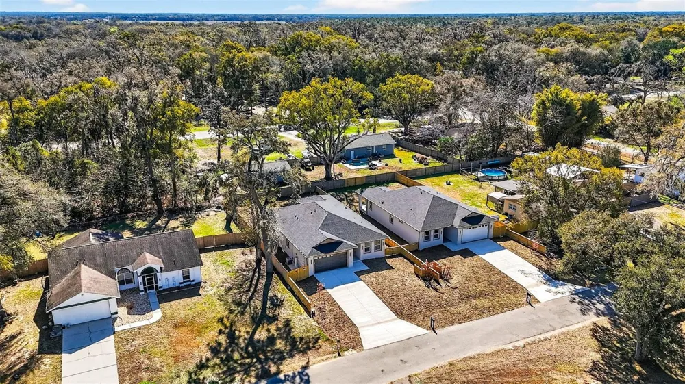 288 ROOSEVELT AVENUE Masaryktown, FL 34604