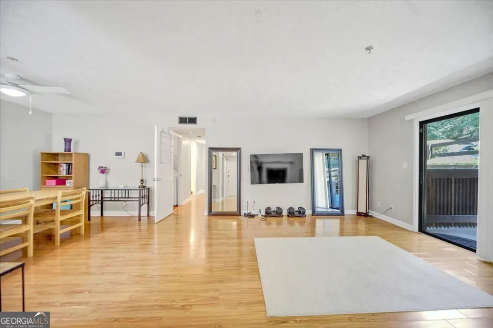 2602 Cumberland CT SE Smyrna, GA 30080