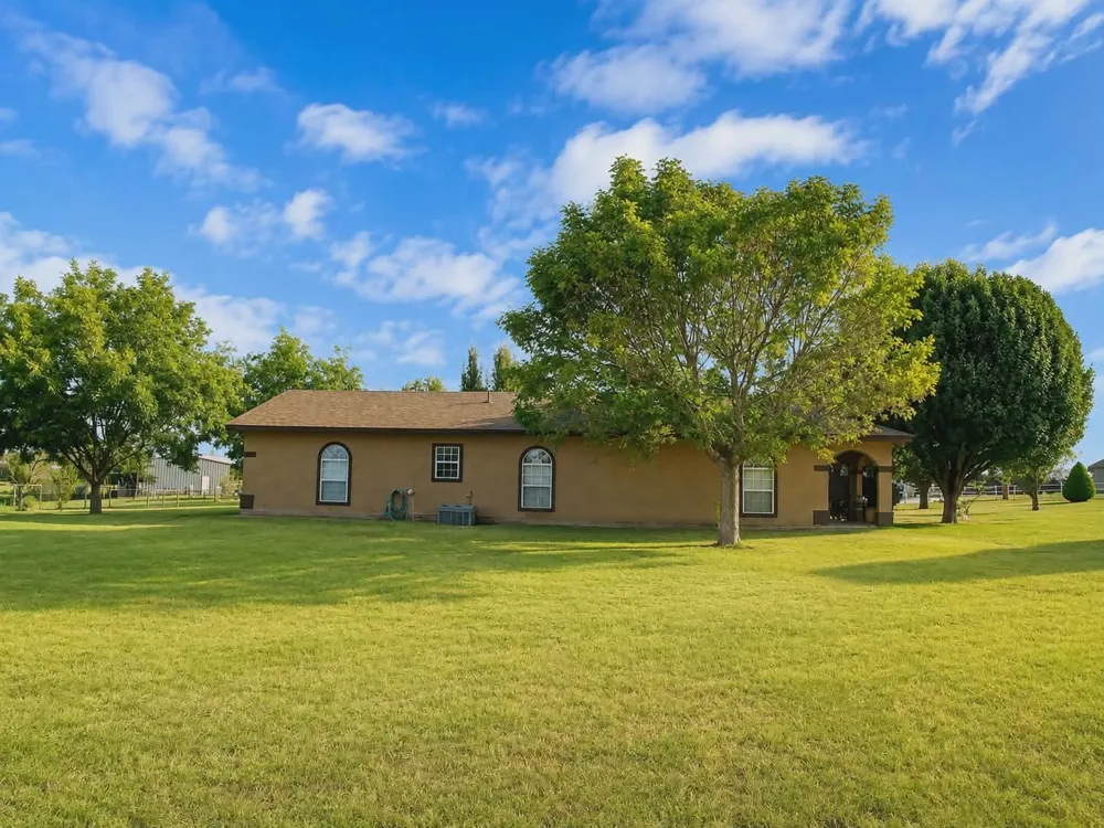 3711 Dove Creek Road Cleburne, TX 76031