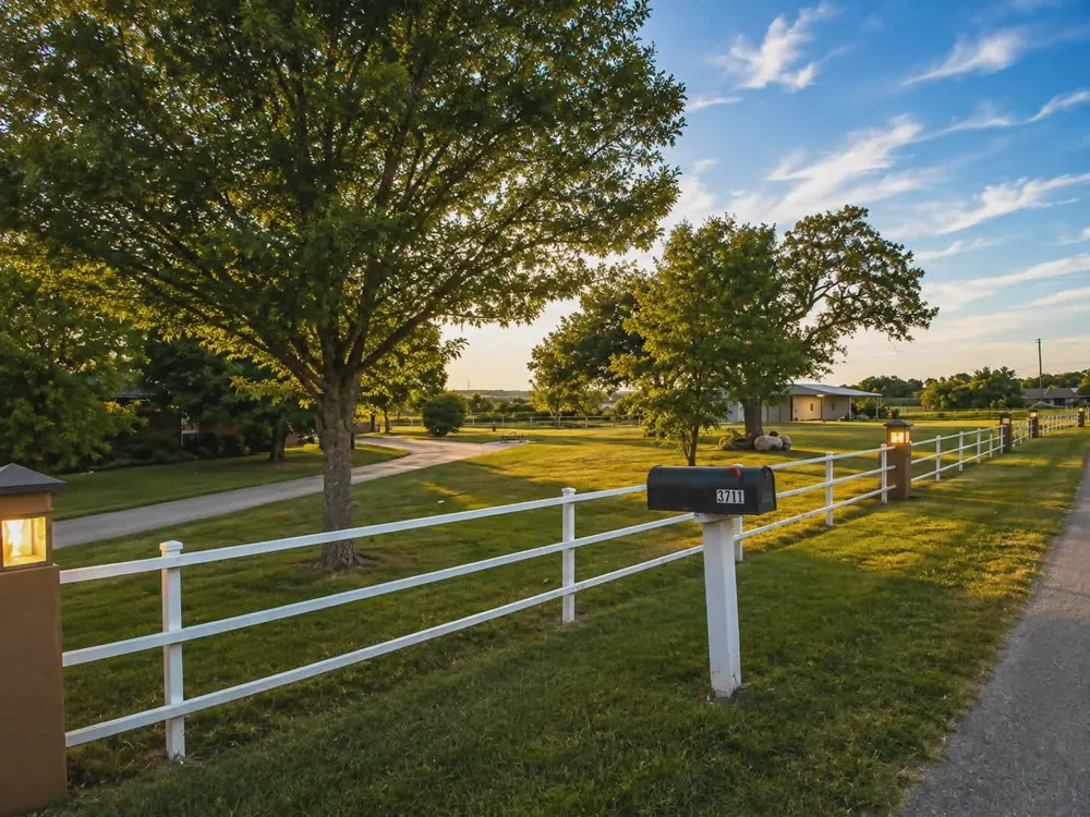 3711 Dove Creek Road Cleburne, TX 76031
