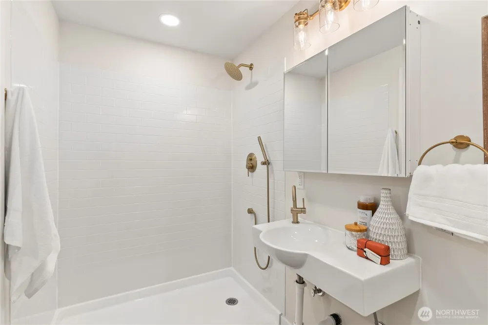 31446 28th Place SW Federal Way, WA 98023