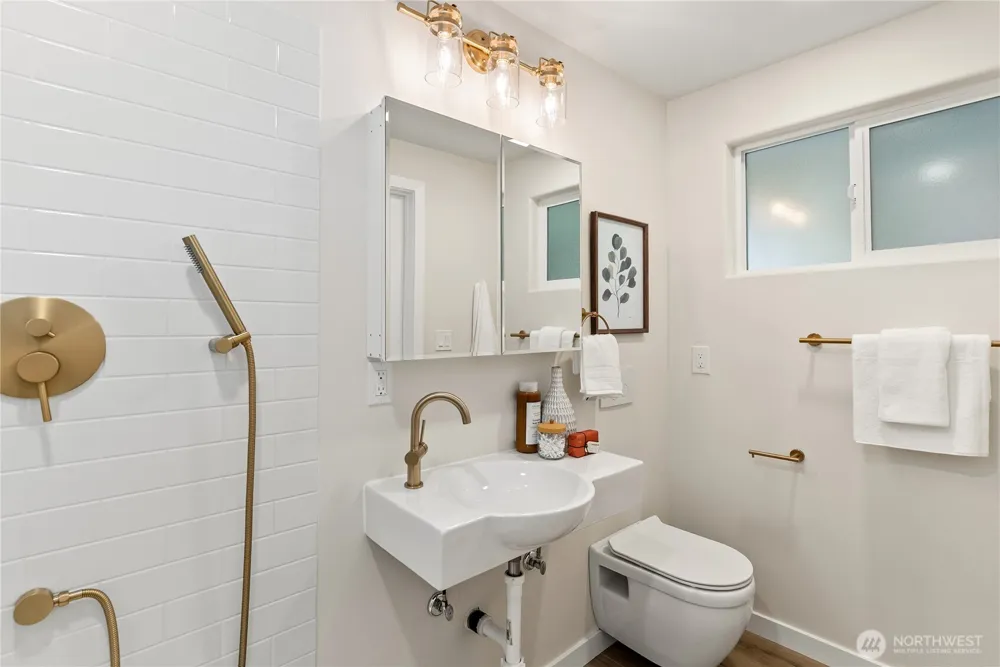 31446 28th Place SW Federal Way, WA 98023
