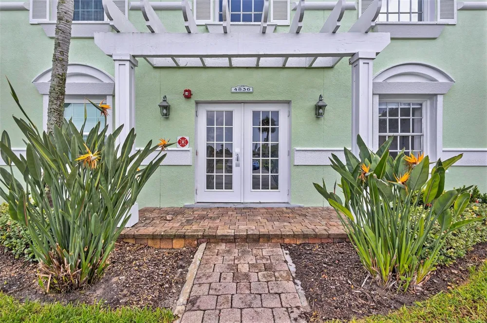 4836 SNOOK DRIVE SE #C St Petersburg, FL 33705