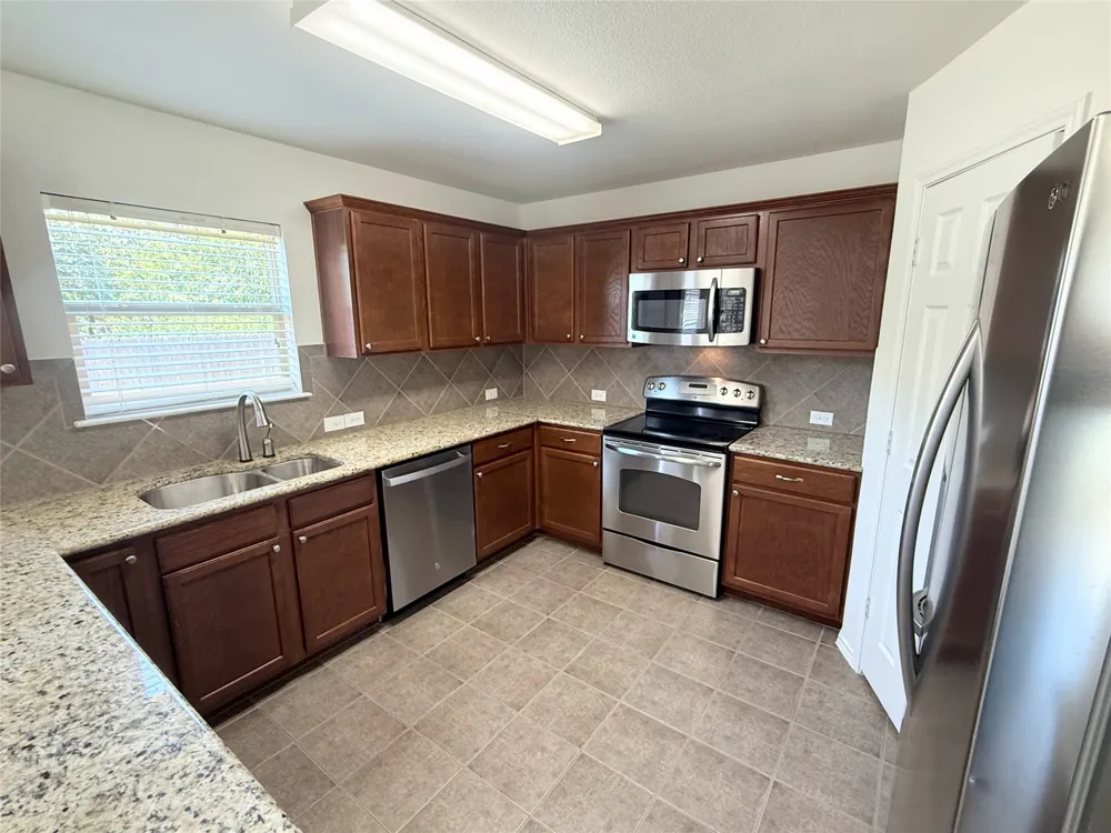 236 Falcon Lane Leander, TX 78641