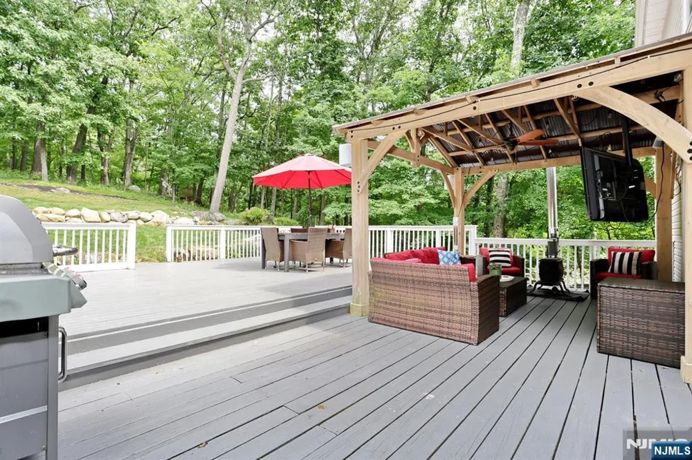 8 Northgate Park Ringwood, NJ 07456