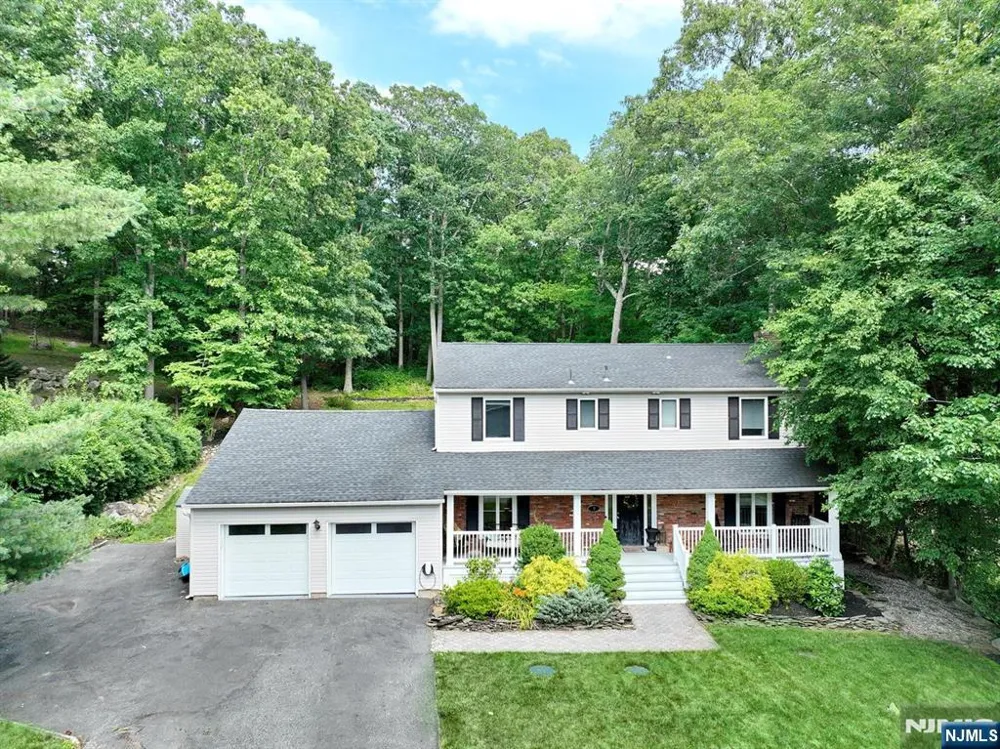 8 Northgate Park Ringwood, NJ 07456