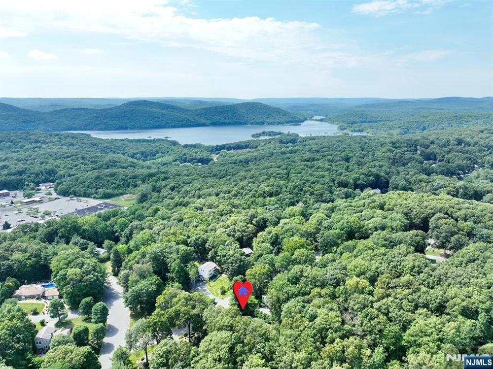 8 Northgate Park Ringwood, NJ 07456