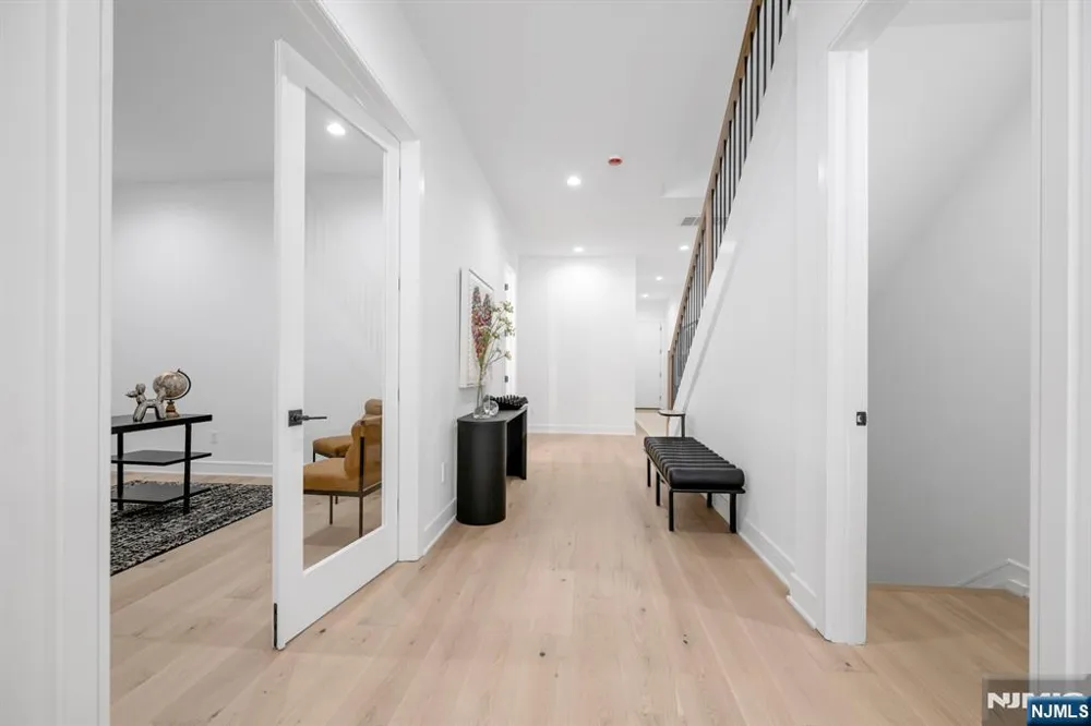 20 Feldman Court Paramus, NJ 07652