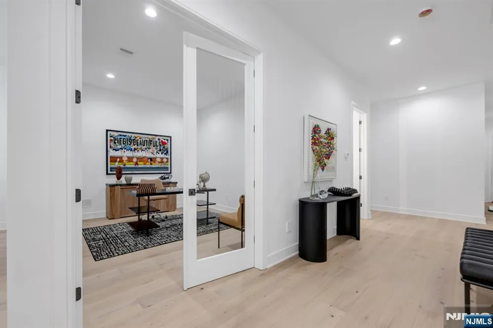 20 Feldman Court Paramus, NJ 07652
