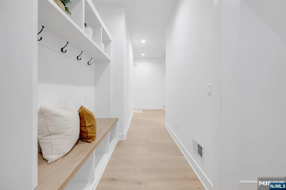 20 Feldman Court Paramus, NJ 07652