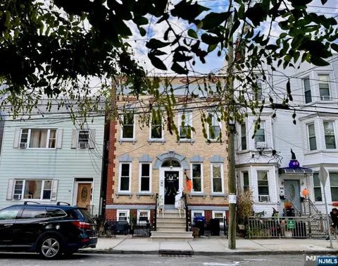 21 Hancock Avenue 3