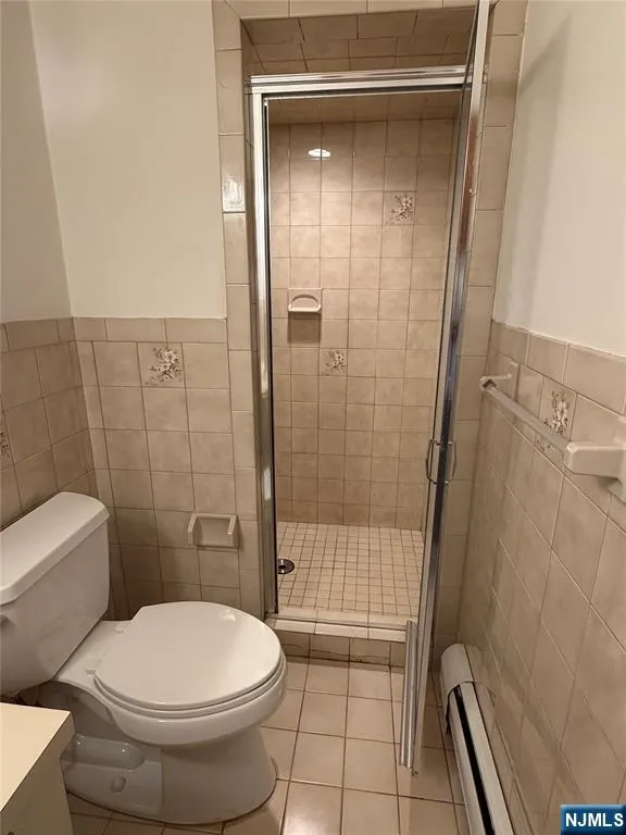 1643 Maple Street Fort Lee, NJ 07024
