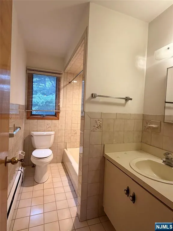 1643 Maple Street Fort Lee, NJ 07024