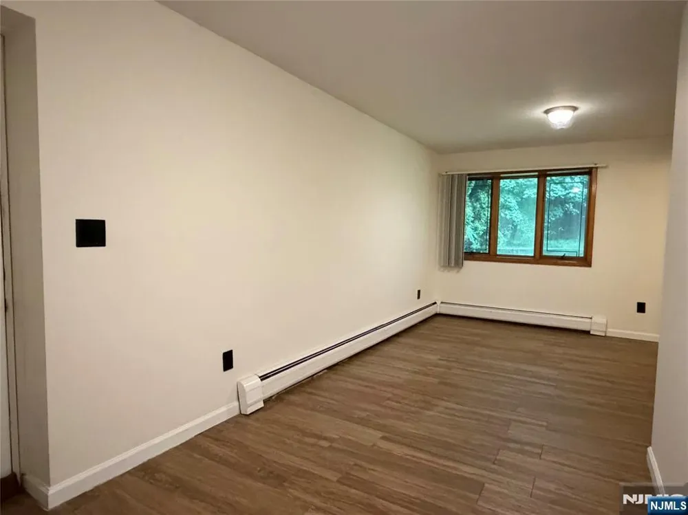 1643 Maple Street Fort Lee, NJ 07024