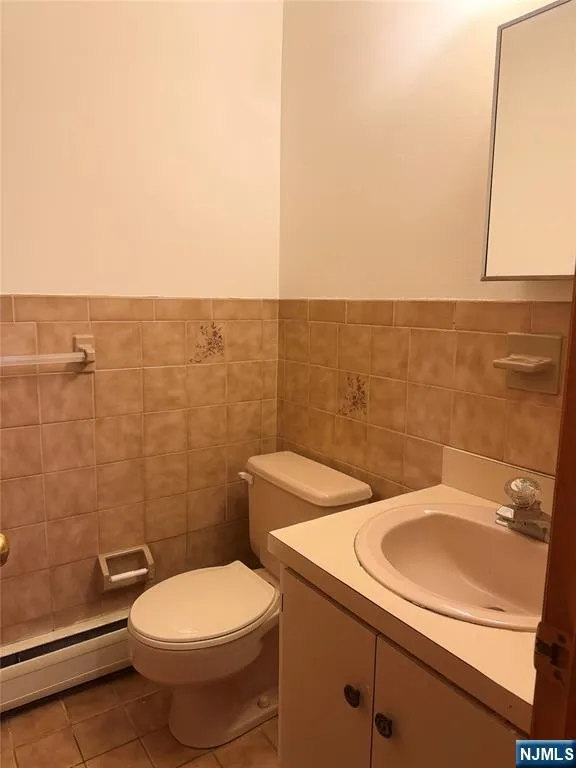 1643 Maple Street Fort Lee, NJ 07024