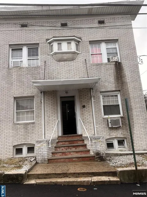 212 Crescent Lane 3